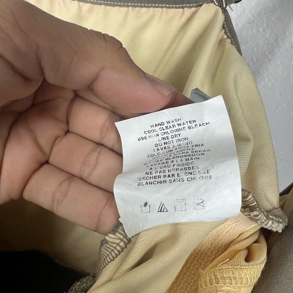 MagicSuit by Miraclesuit One Piece Swimsuit Size 12 - Picture 8 of 9